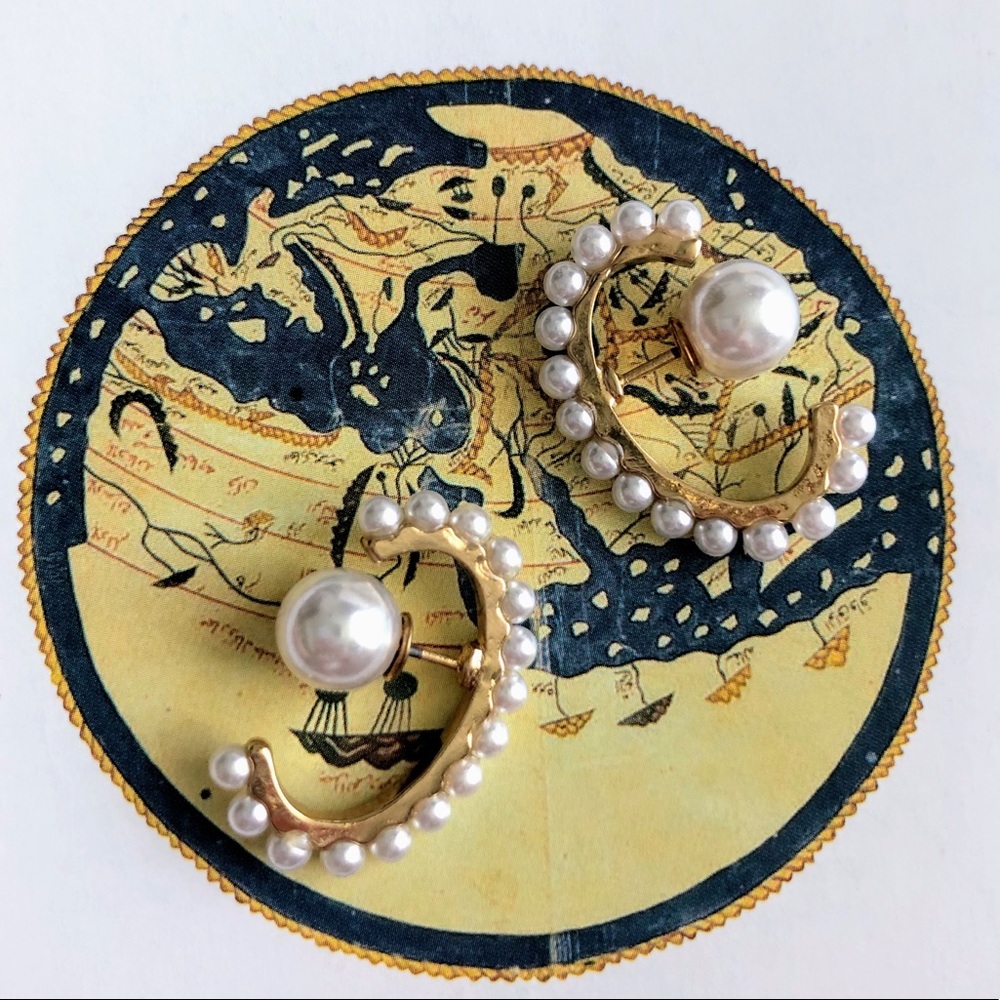Pearly Gold Earrings